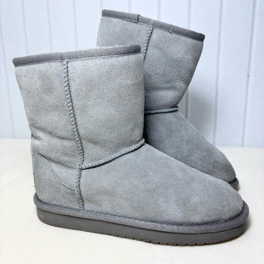Koolaburra by UGG Light Gray‎ Suede Boots size 3